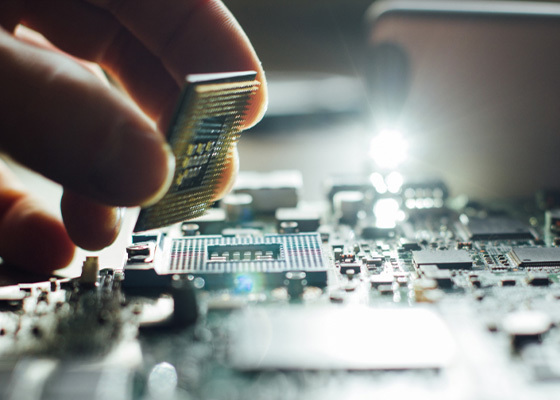 通(tōng)訊電(diàn)子(zǐ)